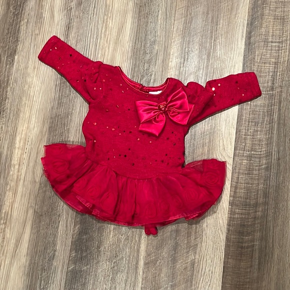 Red top - Picture 1 of 3